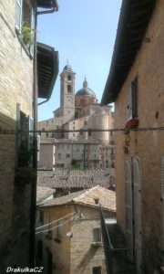 Urbino výhled na katedrálu